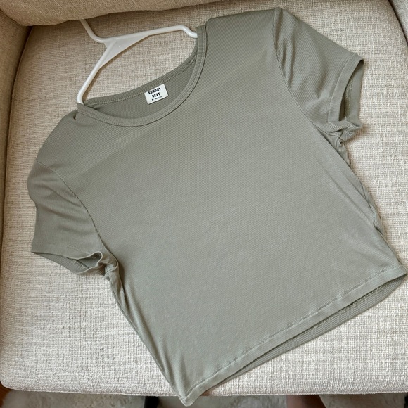 Aritzia Sunday Best Cropped Ribbed T-Shirt - Picture 2 of 2